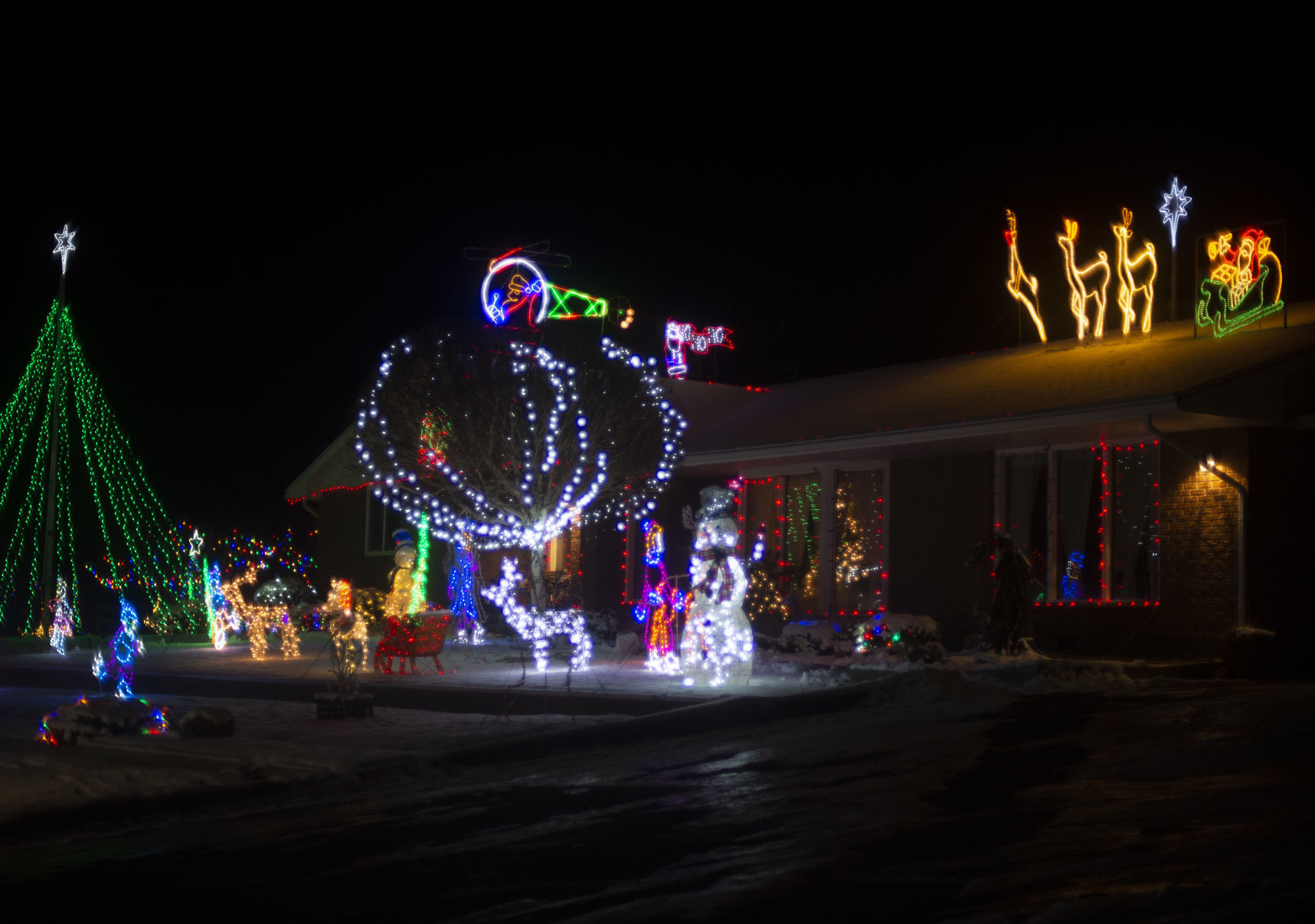 Holiday light displays